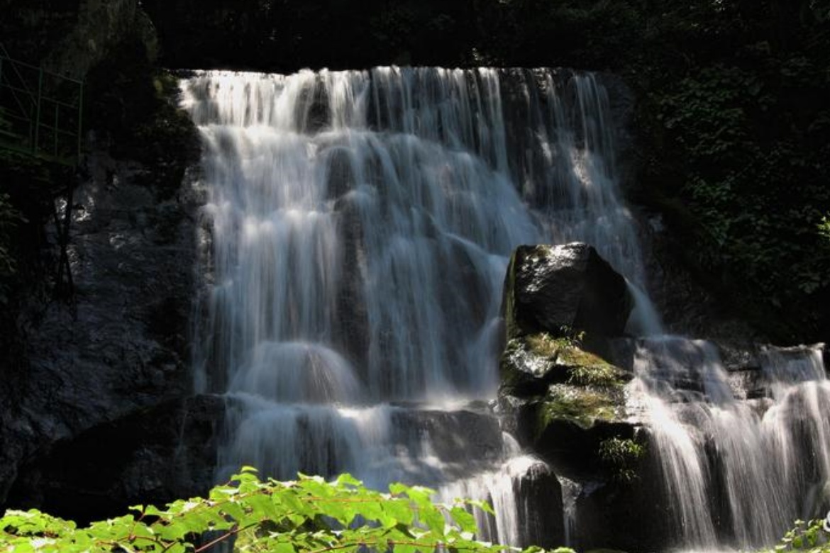 Canglong Waterfalls